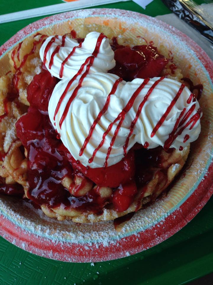 Hungry Bear - Strawberry funnel cake